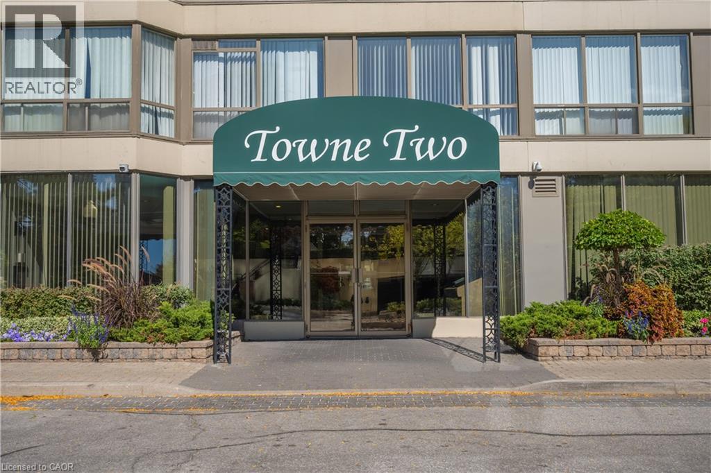 55 Elm Drive W Unit 2204, Mississauga, ON L5B 3Z3