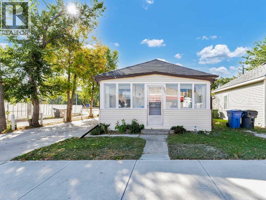 11 Street Se Unit 851, Medicine Hat, AB T1A 1T6