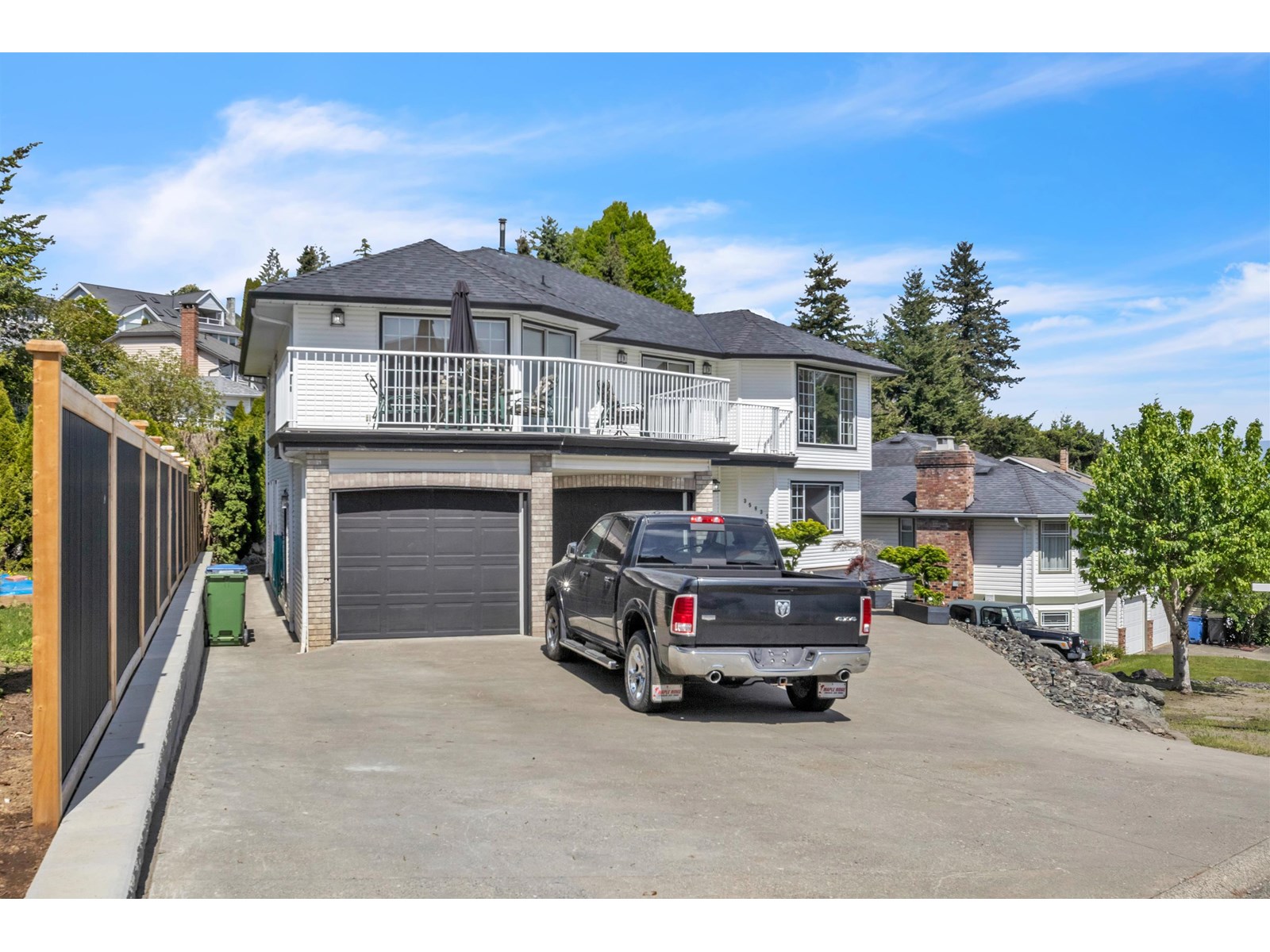 35835 Heatherstone Pl, Abbotsford, BC V3G 1E6