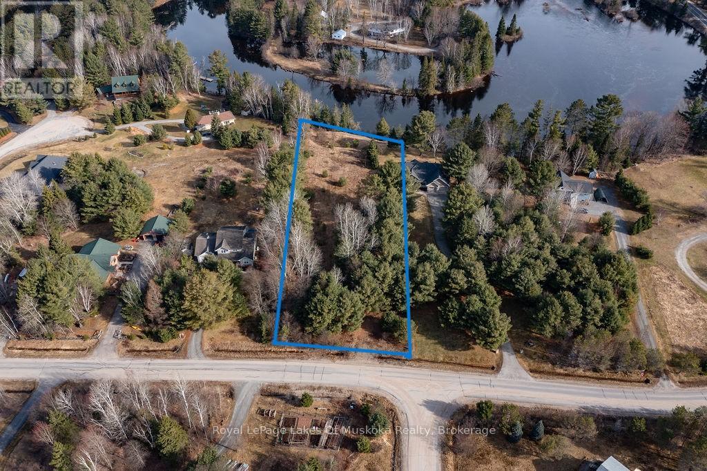 18 Shellwood Shores Ave, Huntsville, ON P1H 2M4