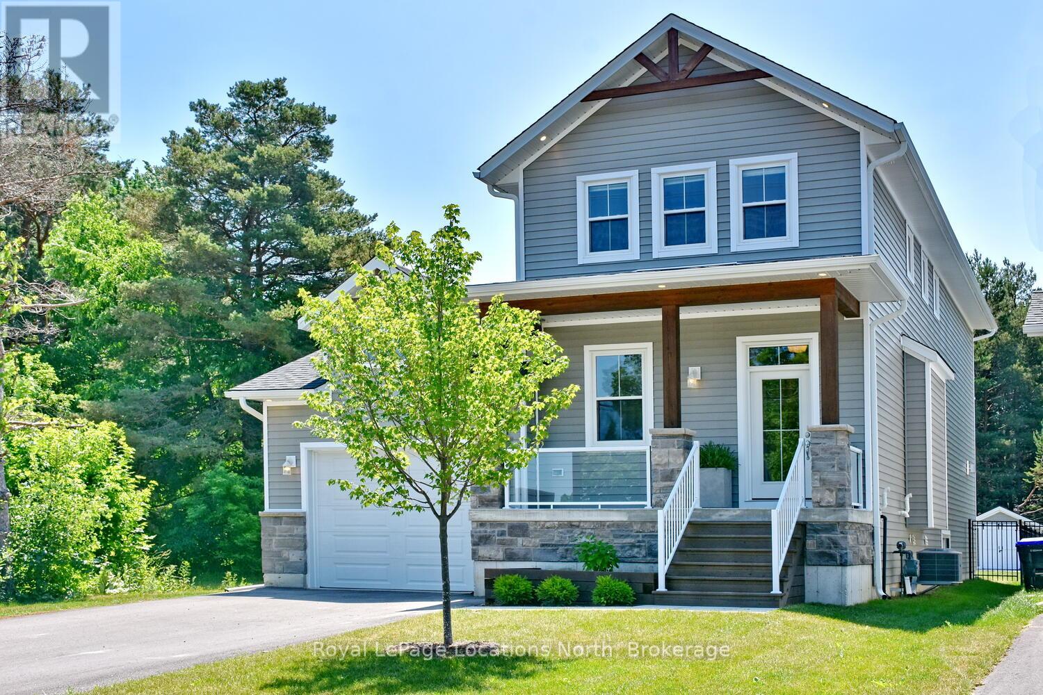 11 Locke Ave, Clearview, ON L0M 1S0