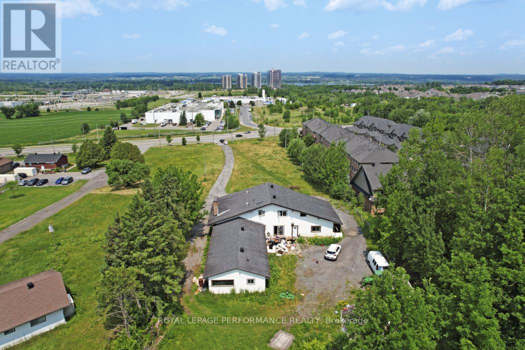 1016 Old Montreal Rd, Ottawa, ON K4A 3N2