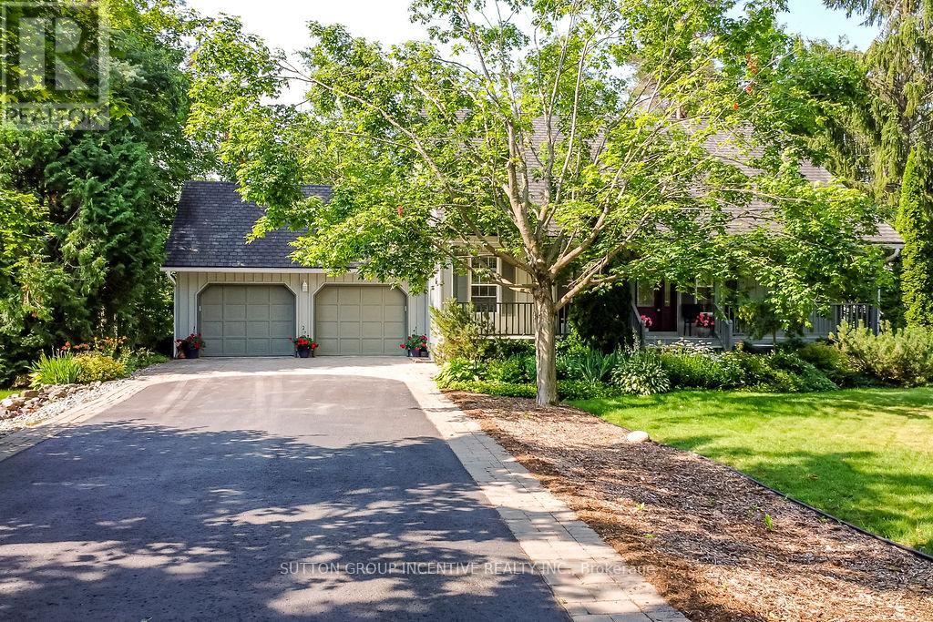 33 Alpine Way, Oro-Medonte, ON L0L 2L0