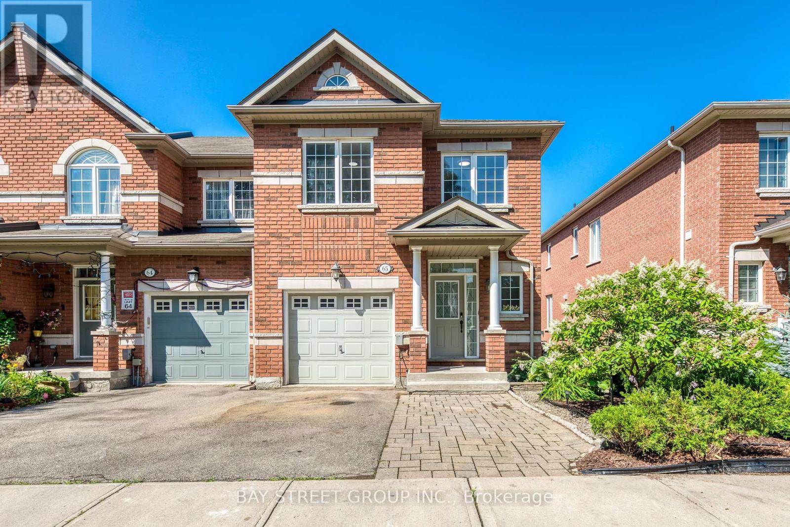 65 8 Townwood Dr, Richmond Hill, ON L4E 4Y1