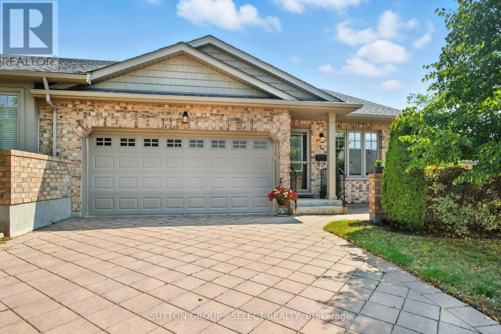1 2100 Denview Ave, London, ON N6G 5B6