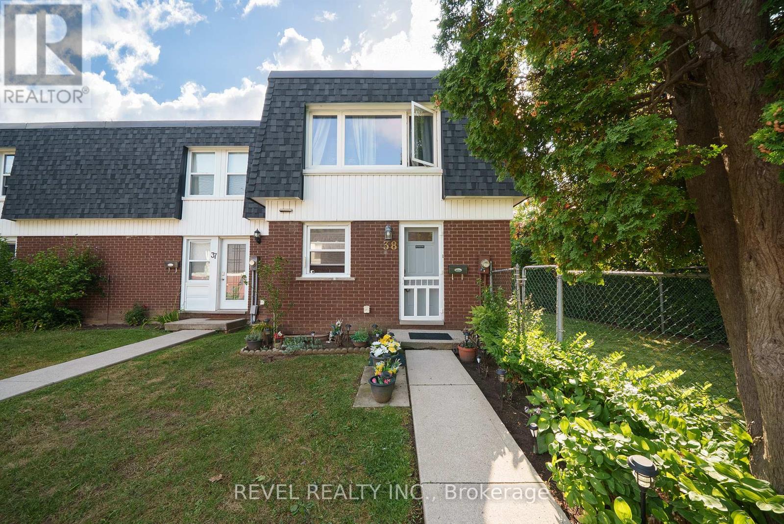 38 273 Elgin St, Brantford, ON N3S 5B2