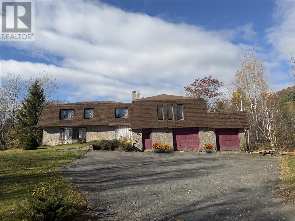 416 Sunnyside Rd, Greater Sudbury, ON P3G 1J6