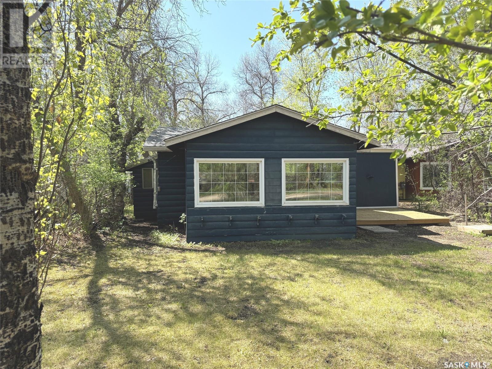 63 Elm St, Katepwa Beach, SK S0G 2K0