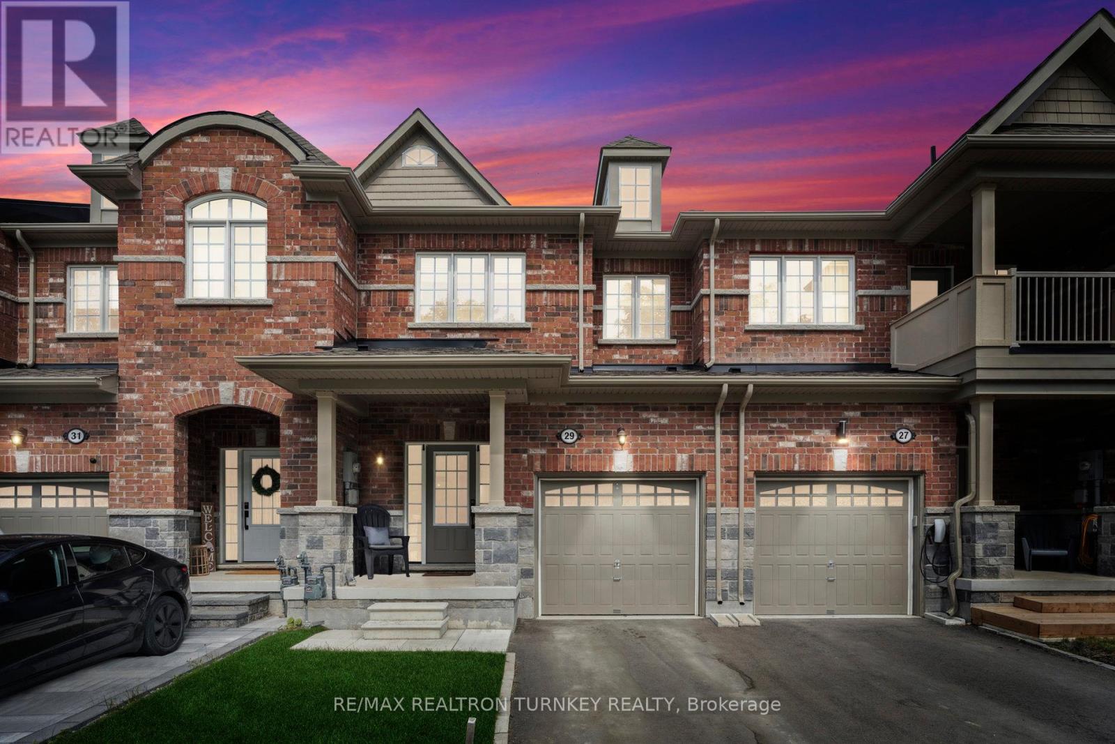 29 Anne Pegg Cres, Georgina, ON L0E 1R0