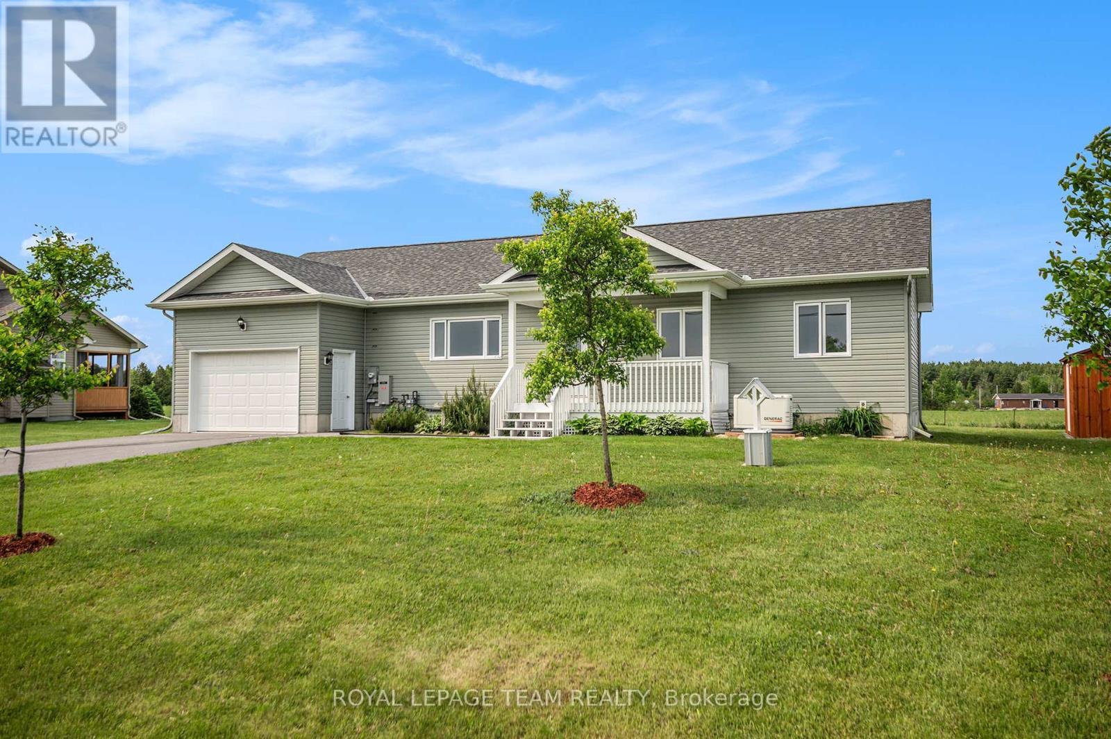 2833 Dunrobin Rd, Ottawa, ON K0A 1T0