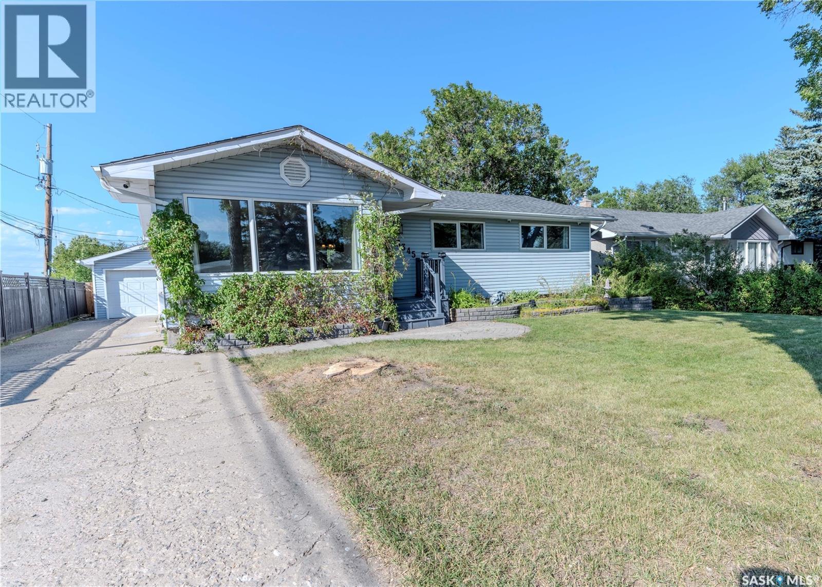3345 Wascana St, Regina, SK S4S 2H2