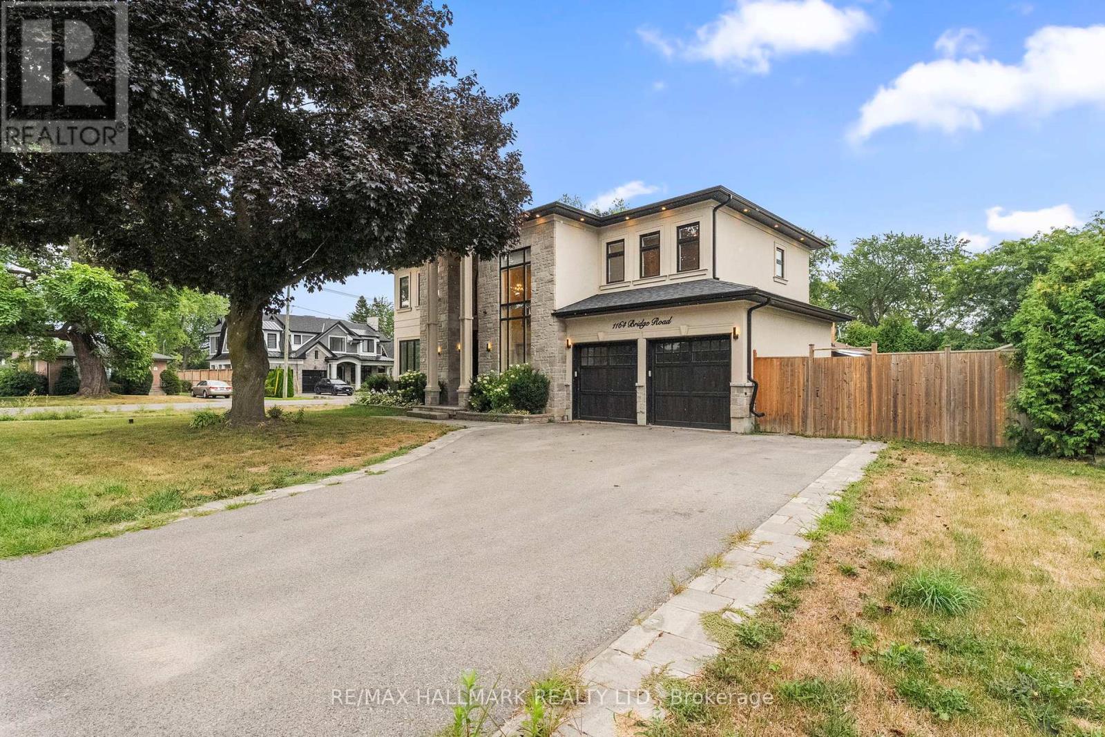1164 Bridge Rd, Oakville, ON L6L 2C1