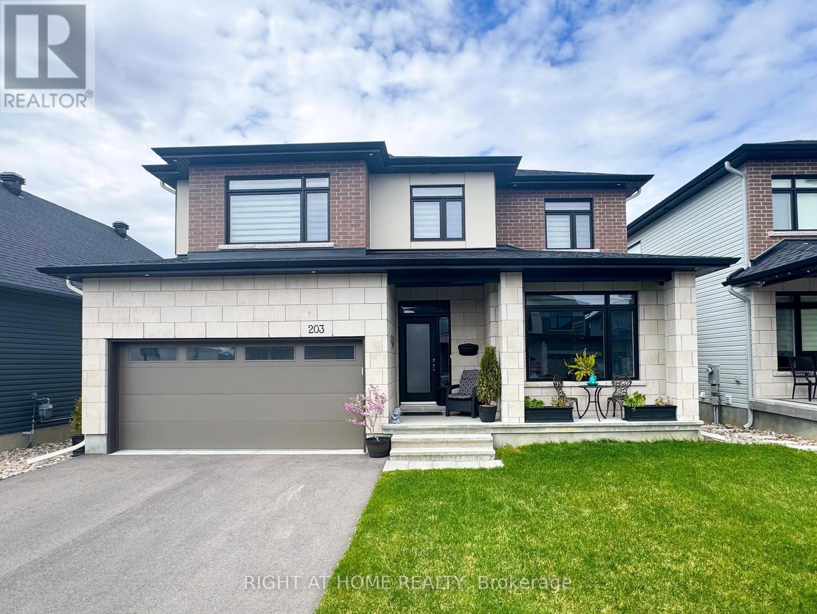 203 Osterley Way, Ottawa, ON K2S 2N6