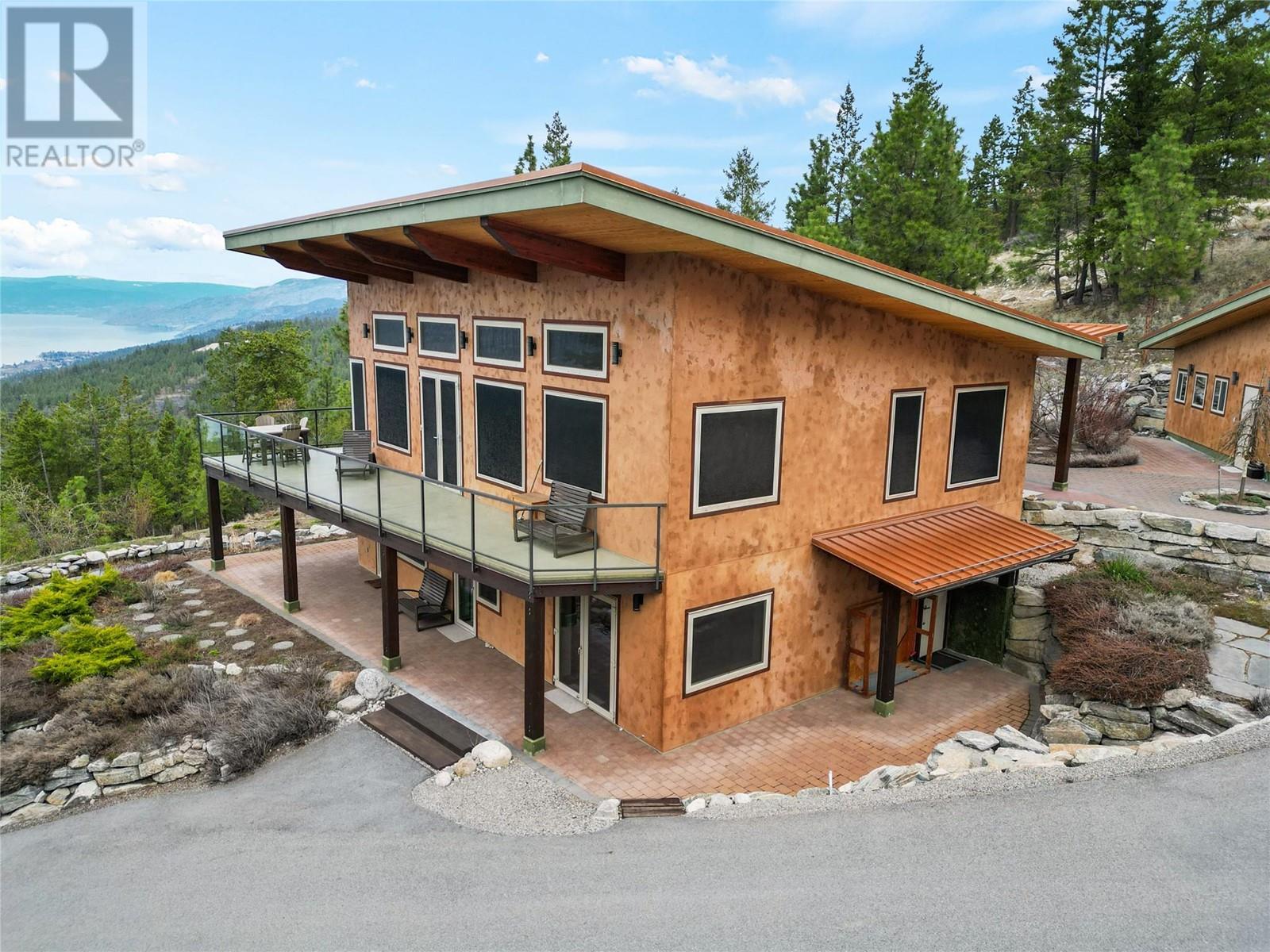 102 Vista Pl, Penticton, BC V2A 8T4