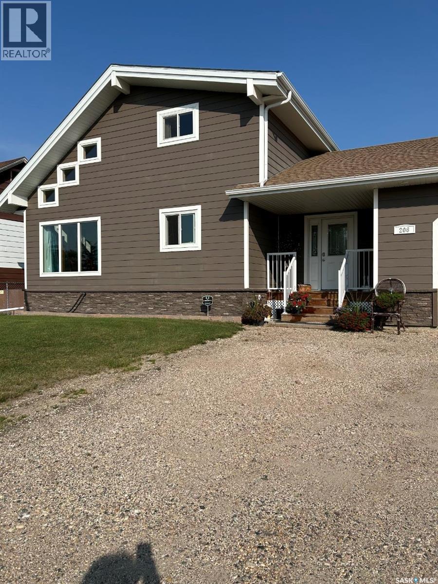 206 2 Street West, Carrot River, SK S0E 0L0