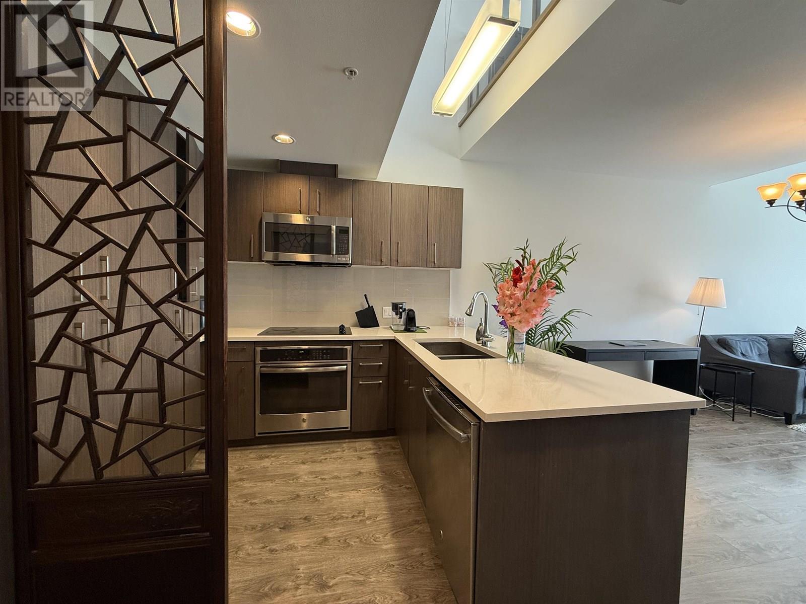 5981 Gray Avenue #ph6, Vancouver, BC V6S 0G1