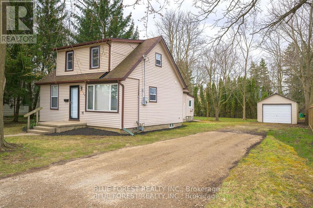 186 Victoria St, Southwest Middlesex, ON N0L 1M0