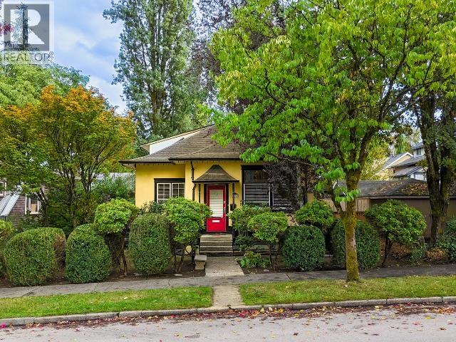 124 Sixth Ave, New Westminster, BC V3L 1T4