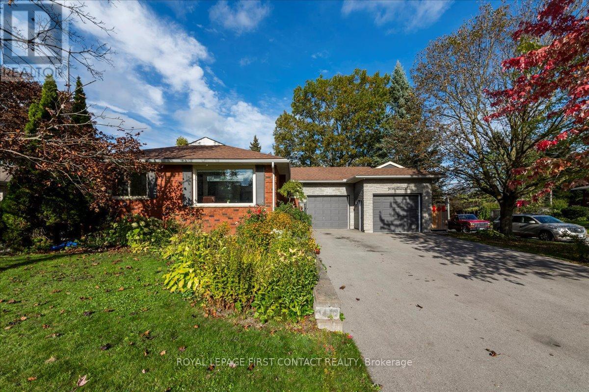 32 Springhome Rd, Barrie, ON L4N 2W7