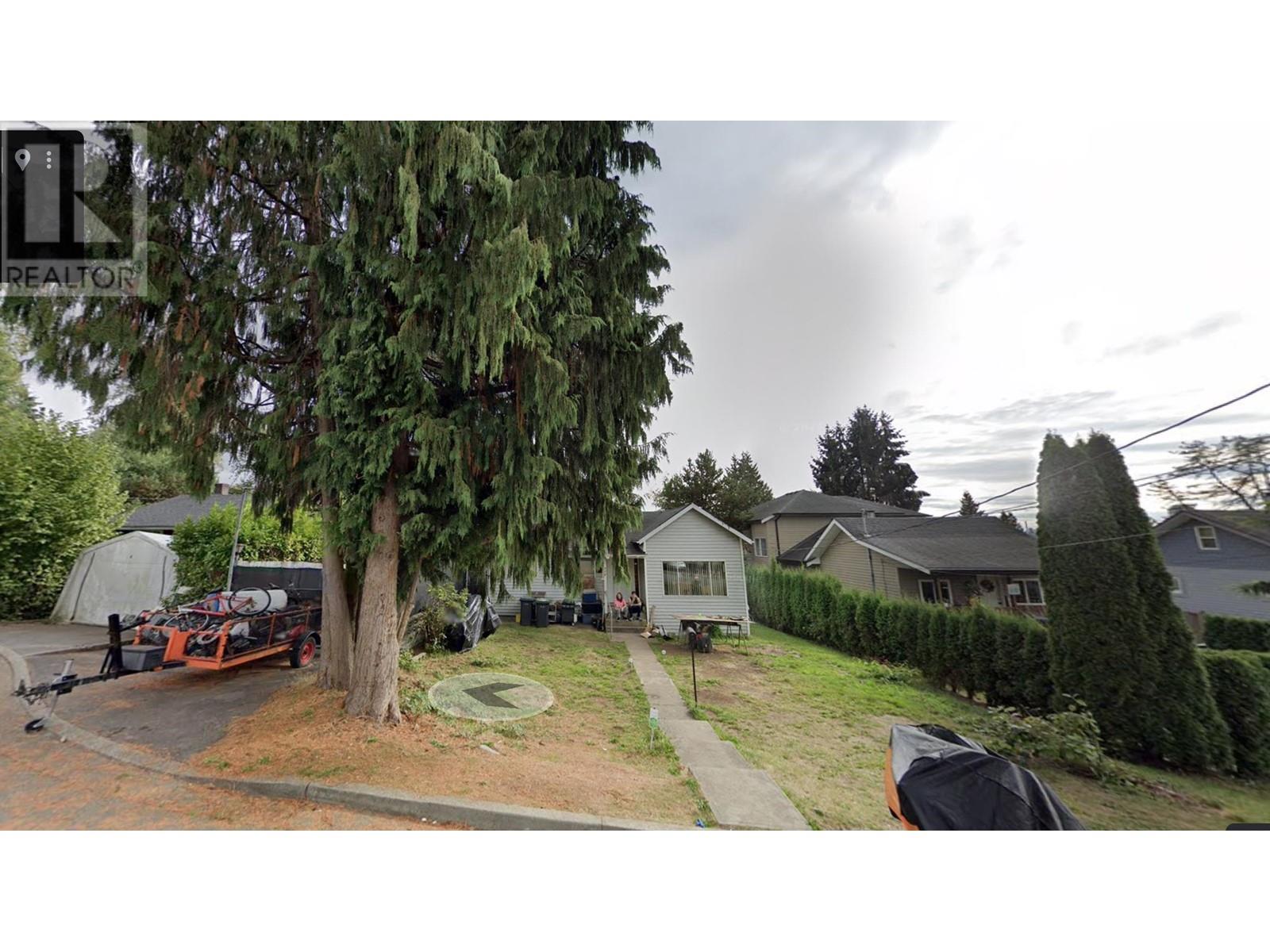 712 Gauthier Ave, Coquitlam, BC V3K 1R5