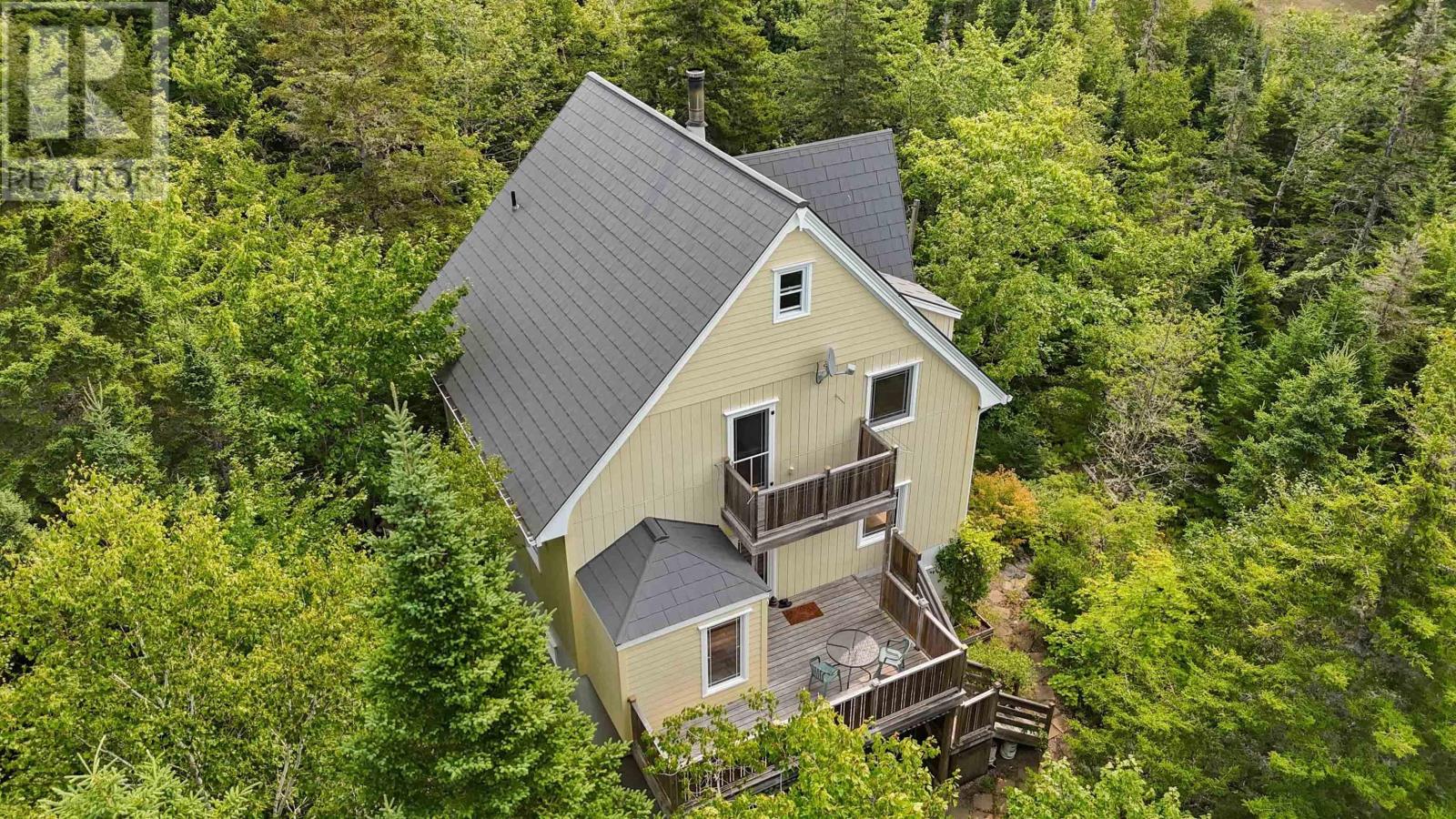 40 Big Rock Ln, Chester, NS B0J 1J0