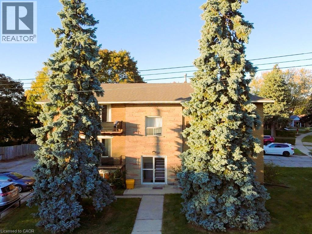 164 Donald St, Kitchener, ON N2B 3G8