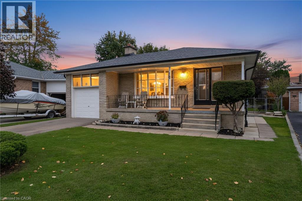 12 Monet Ave, Etobicoke, ON M9C 3N7