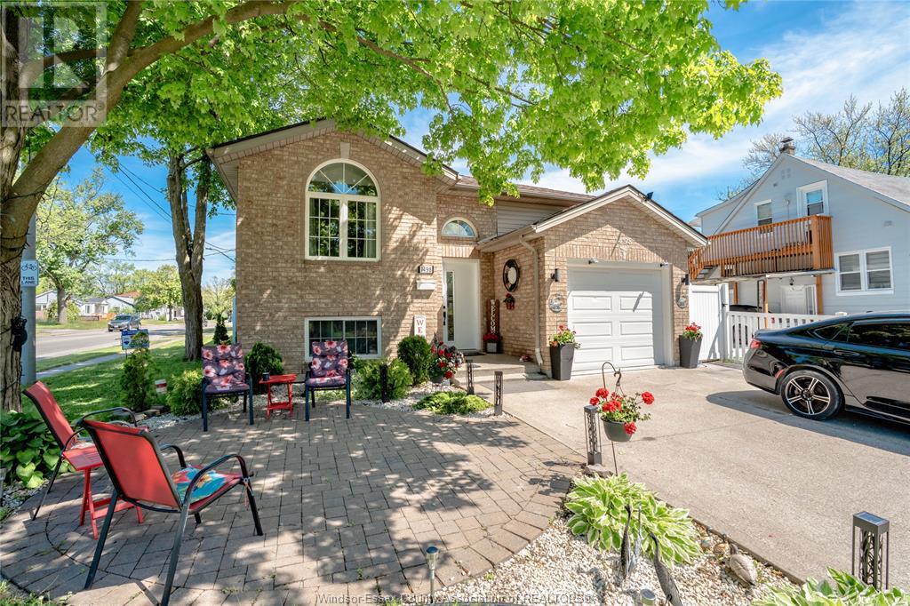 1498 Mark, Windsor, ON N9B 3G2