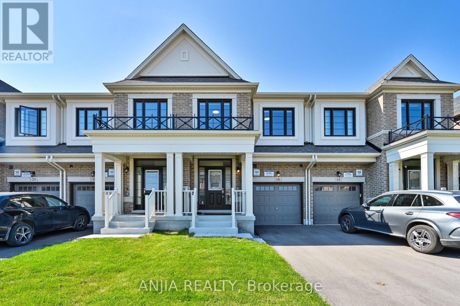 16 Velvet Dr, Whitby, ON L1P 0P6