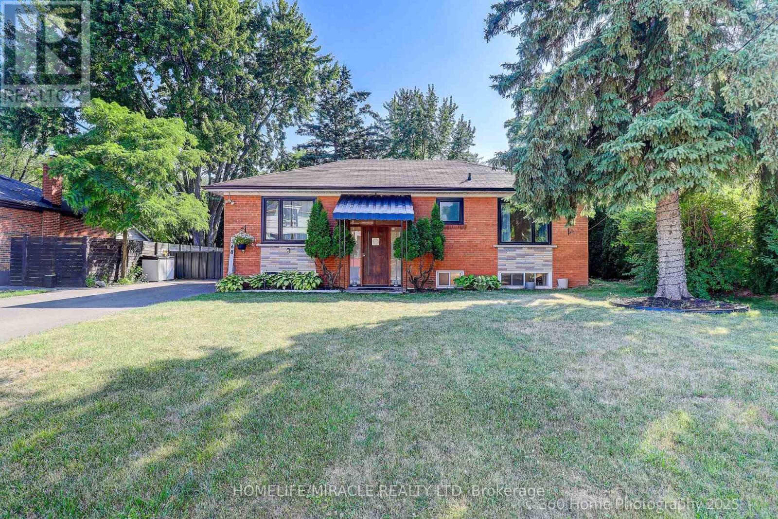 568 Weir Ave, Oakville, ON L6L 4X4