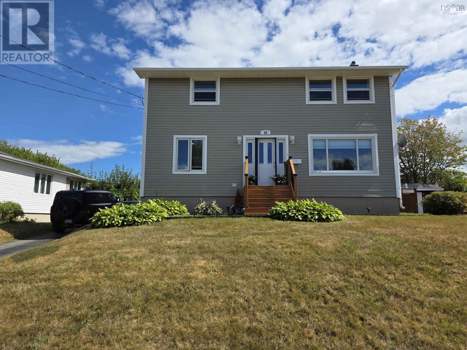 53 Holyrood Dr, Sydney, NS B1S 1Y1