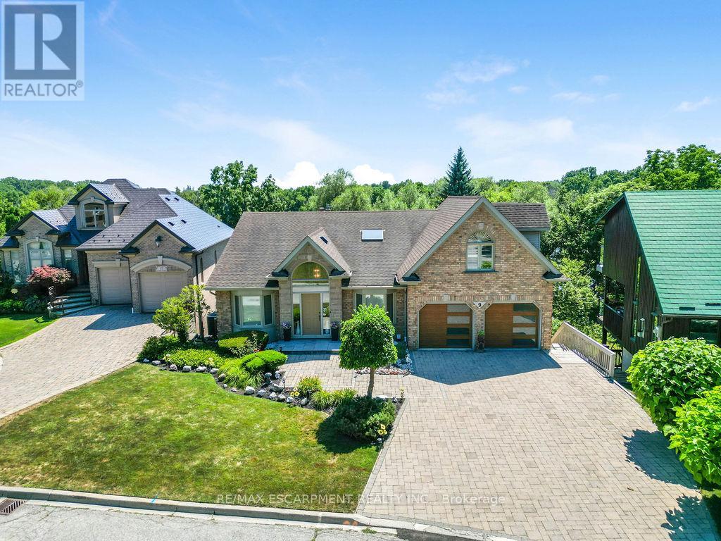 9 Lamb Ct, Haldimand, ON N3W 1E2