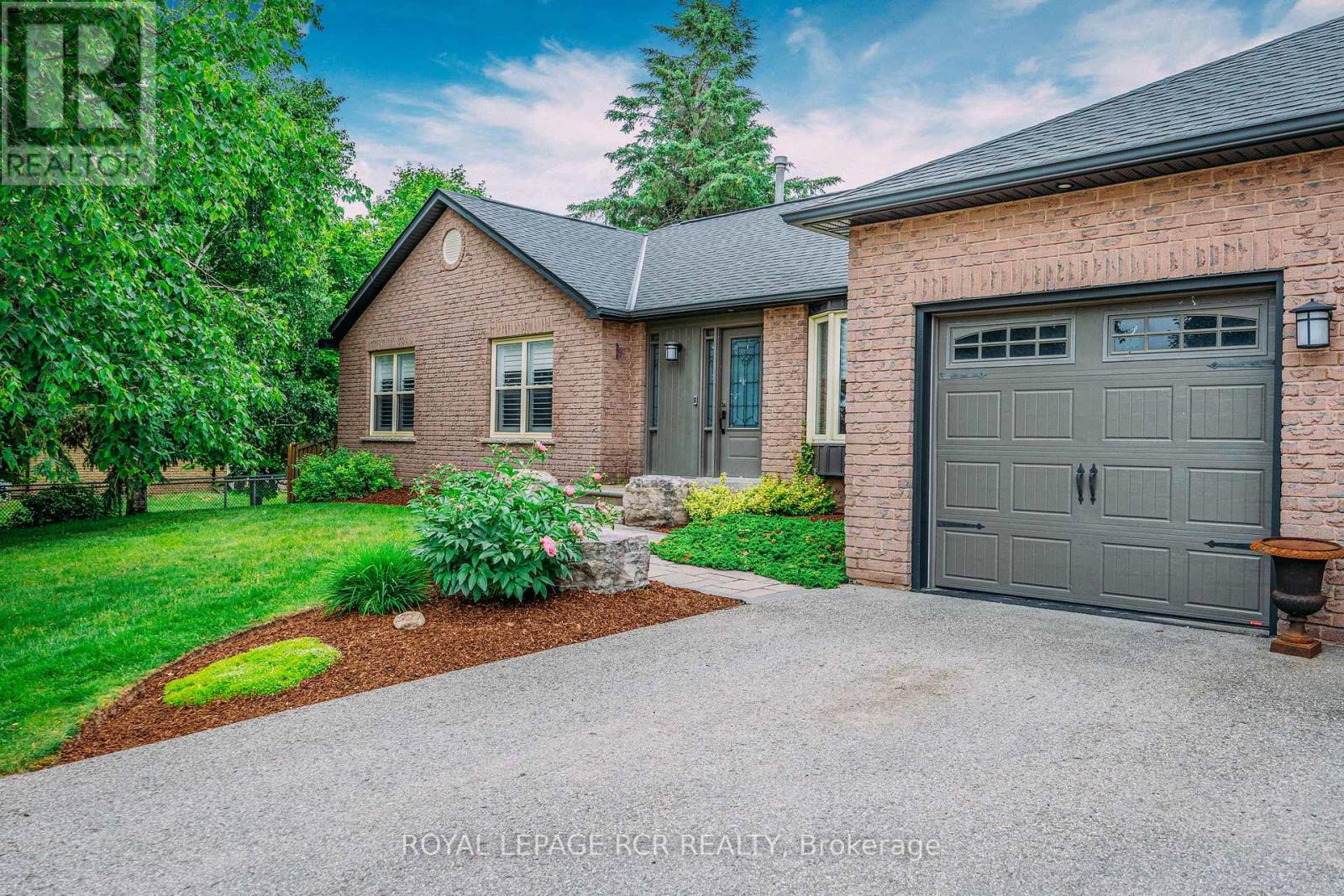 35 Hawthorne Rd, Mono, ON L9W 6G6