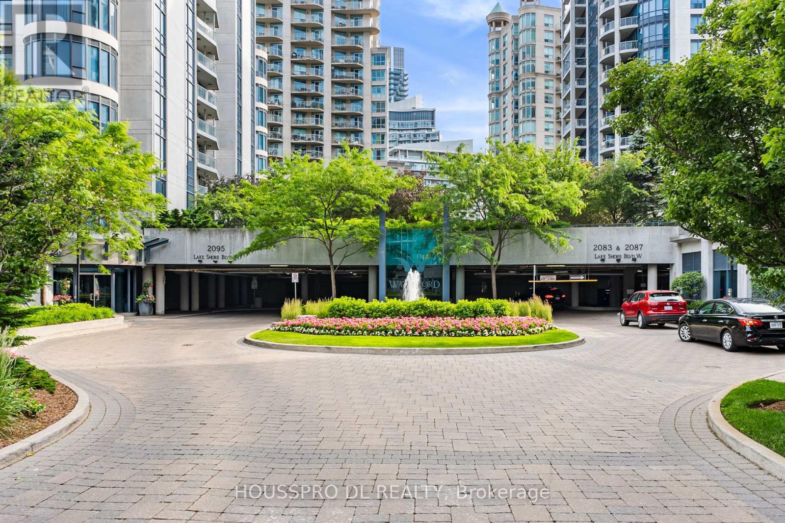 220 2095 Lake Shore Blvd W, Toronto, ON M8V 4G3