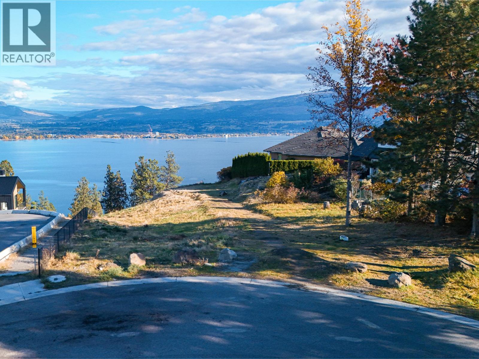 3059 Wales Rd, West Kelowna, BC V1Z 0A1