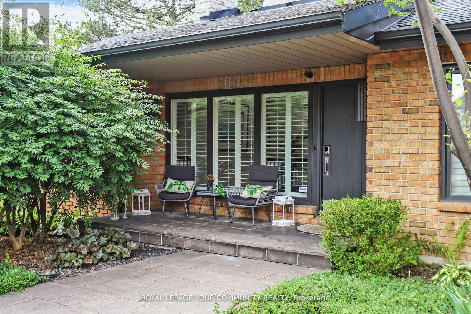 29 Curtis Cres, King, ON L7B 1C3