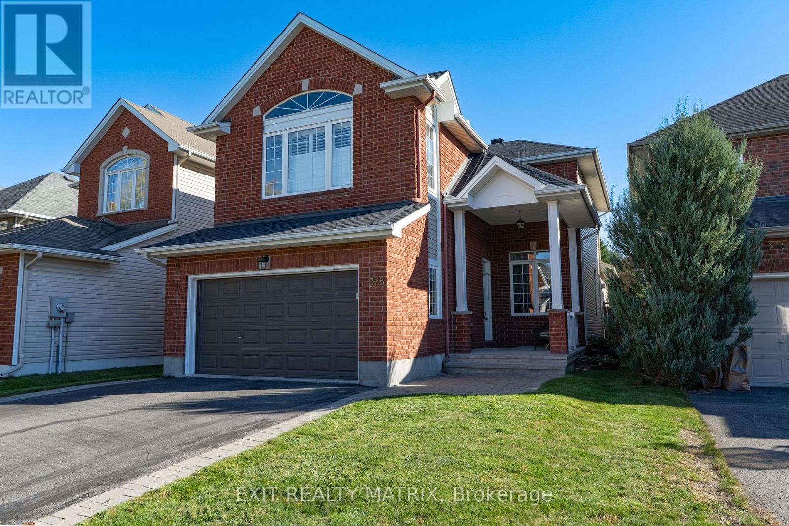 928 Scala Ave, Ottawa, ON K4A 5E1