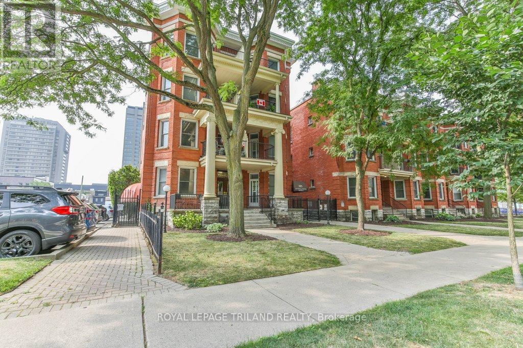 101 285 Queens Ave, London, ON N6B 1X2