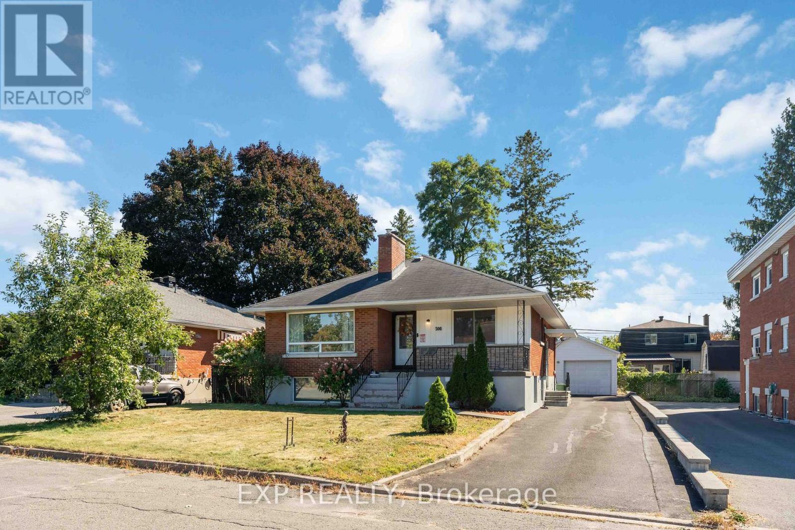 506 Vernon Ave, Ottawa, ON K1K 1A6