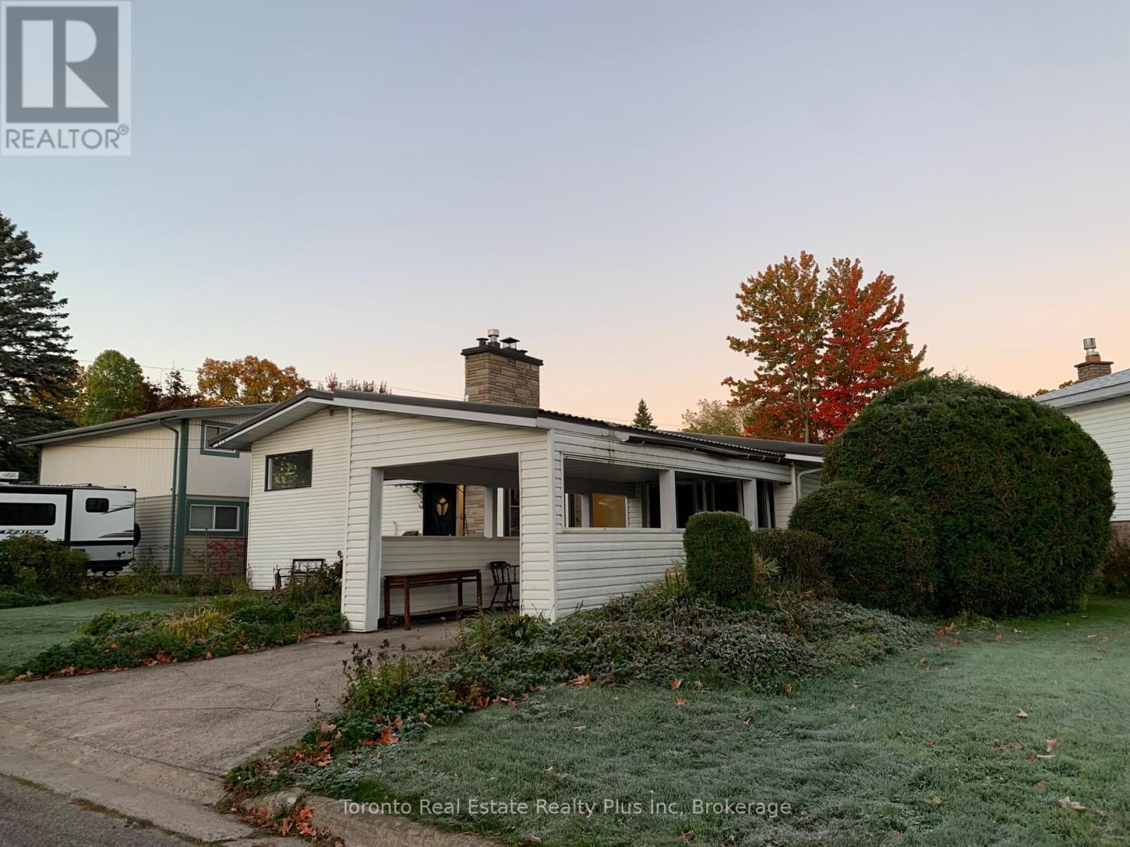9 Gravelle St, Sault Ste. Marie, ON P6A 4Z7