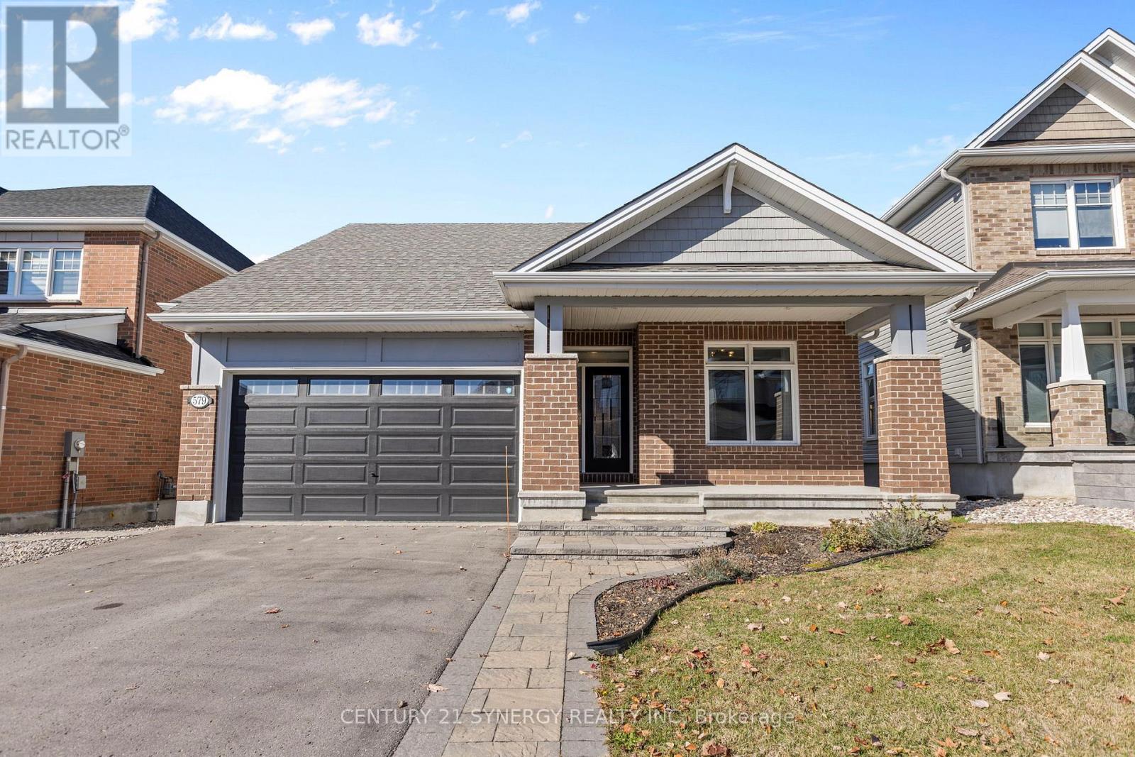 579 Baiedescastors St, Ottawa, ON K4A 0Y7