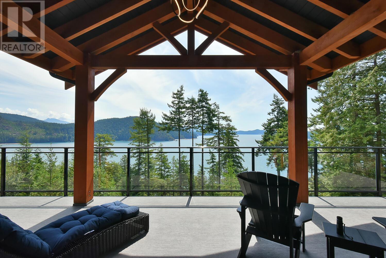 173 Witherby Rd, Gibsons, BC V0N 1V6