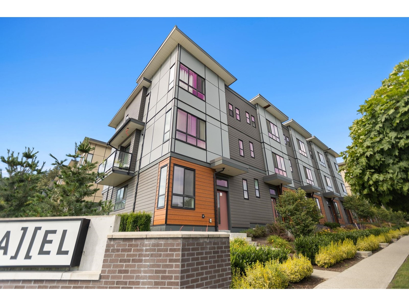 1938 N Parallel Road Unit 9, Abbotsford, BC V3G 0H1