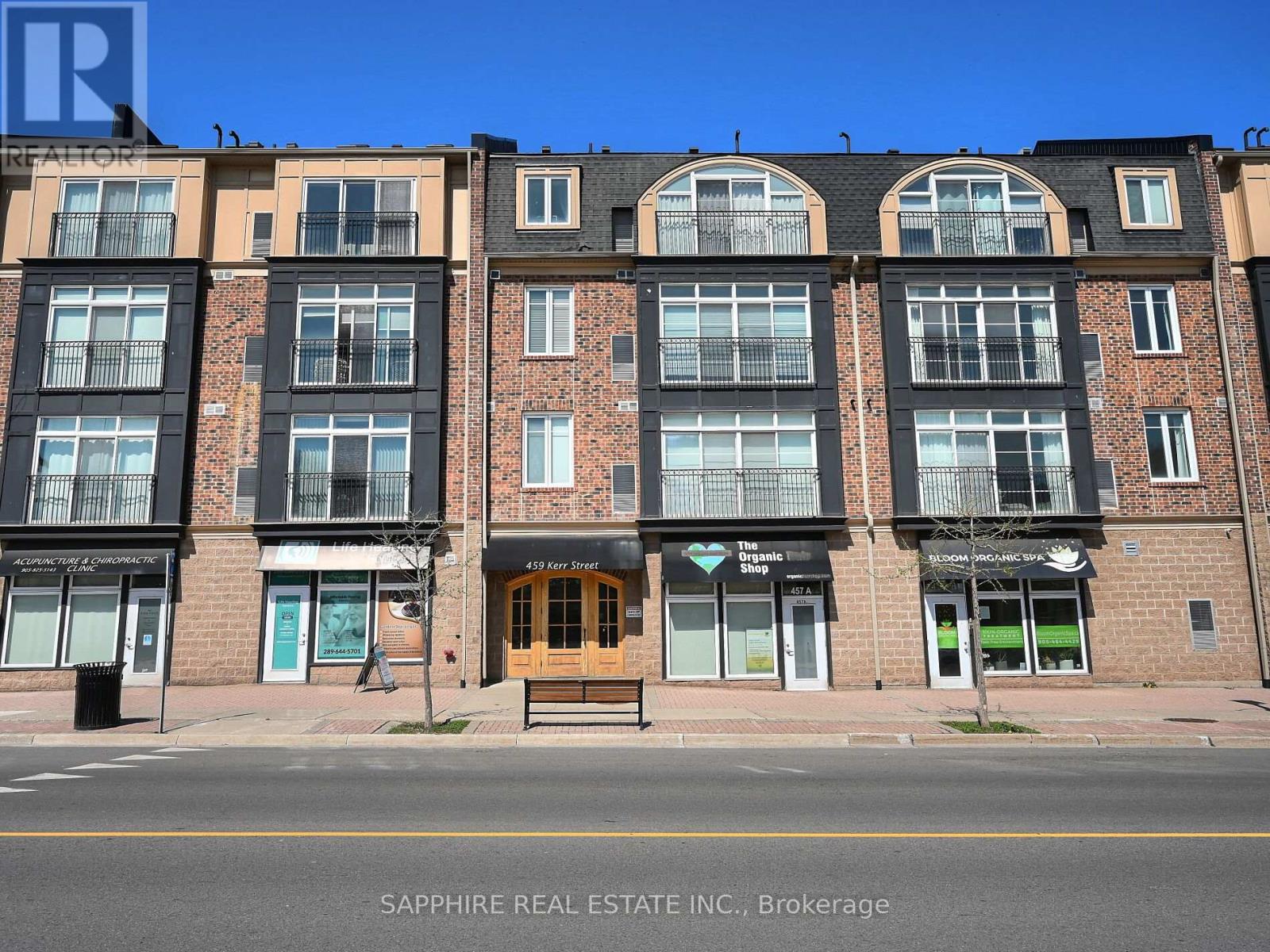 302 459 Kerr St, Oakville, ON L6K 3C2