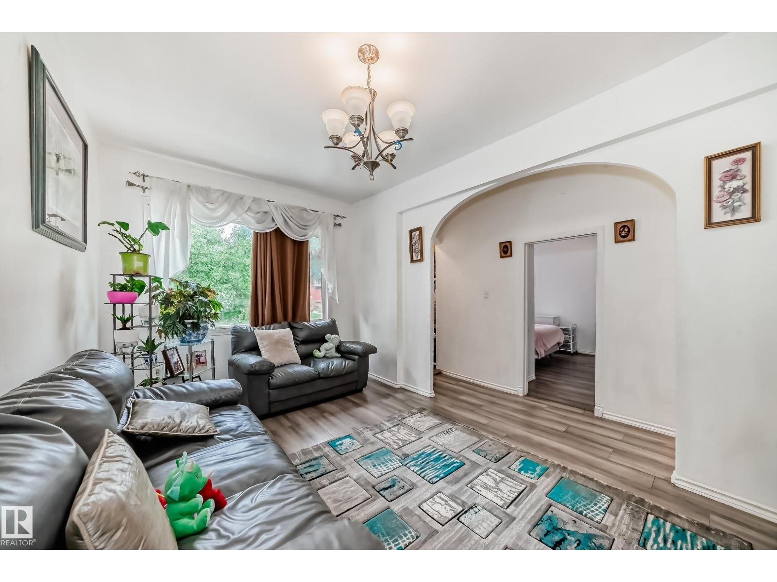 65 St Nw Unit 13111, Edmonton, AB T5A 1A2