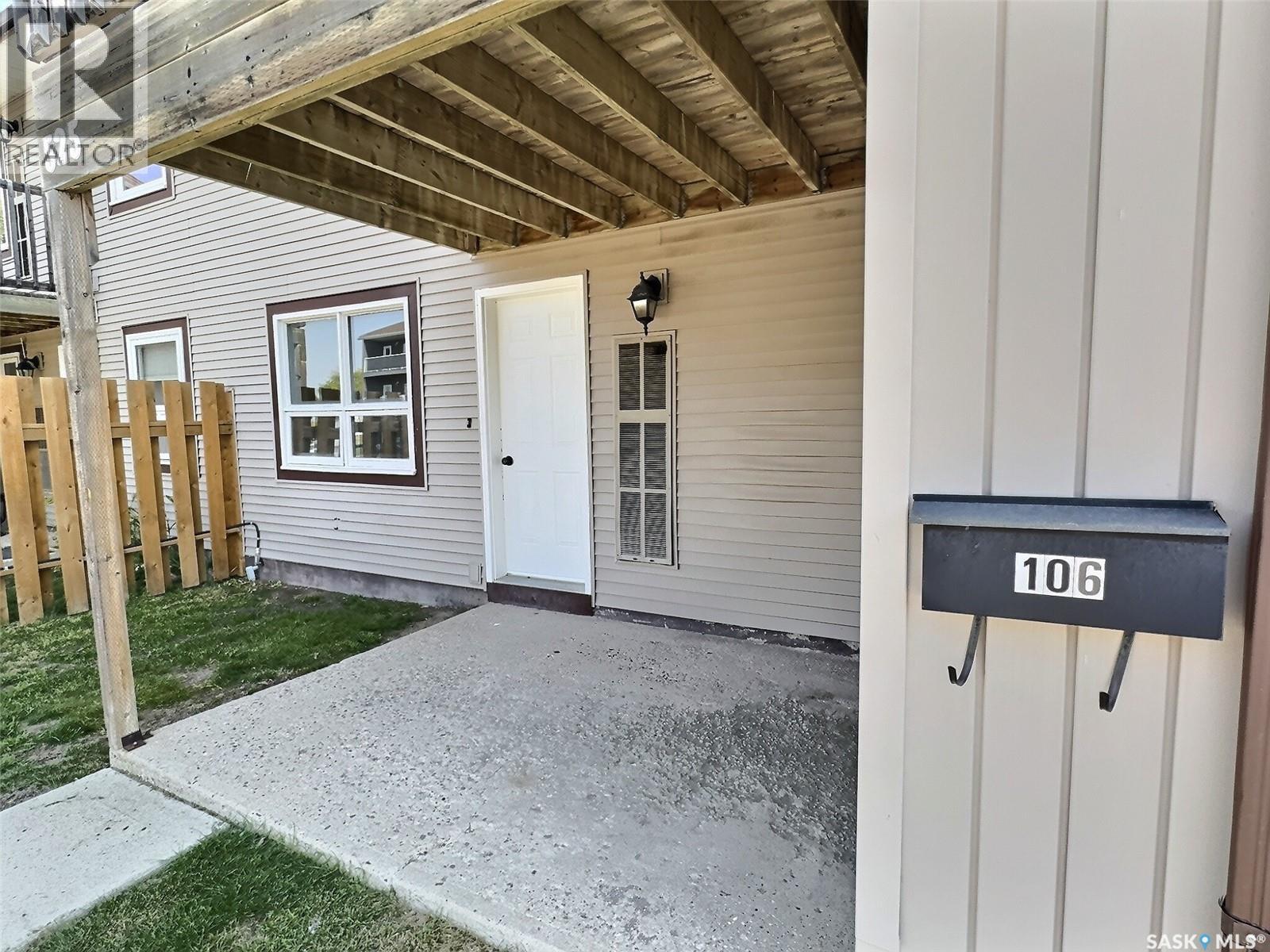 525 Dufferin Avenue Unit 106, Estevan, SK S4A 2J1