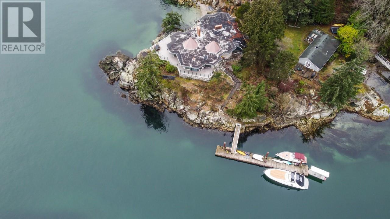 5806 Eagle Is, West Vancouver, BC V7W 1V5