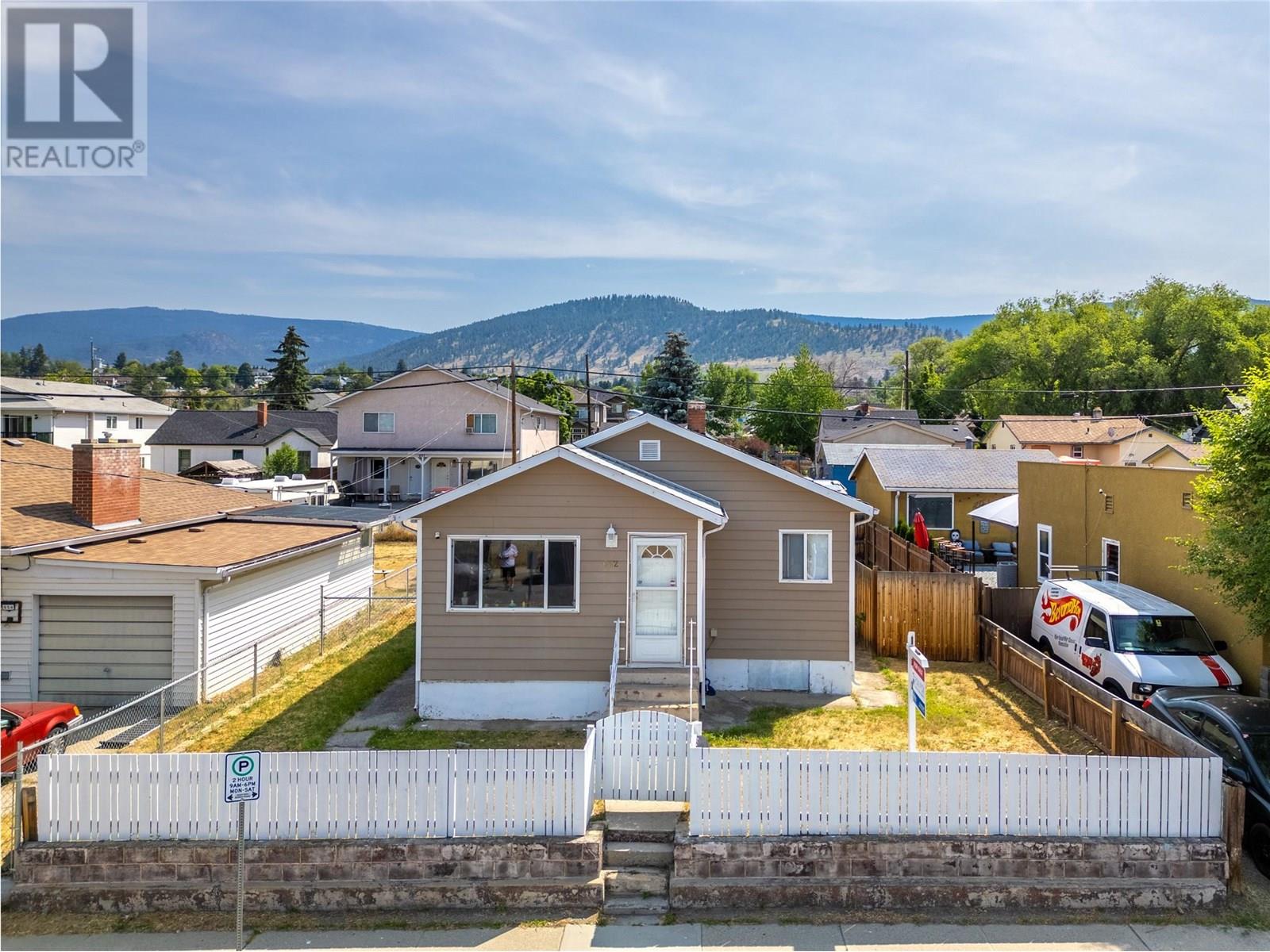 662 Ellis St, Penticton, BC V2A 4M6