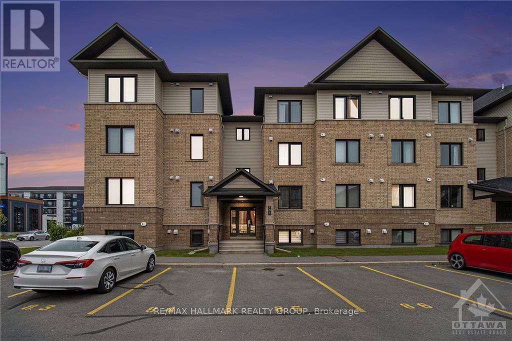 1 105 Bluestone Private, Ottawa, ON K4A 0M5