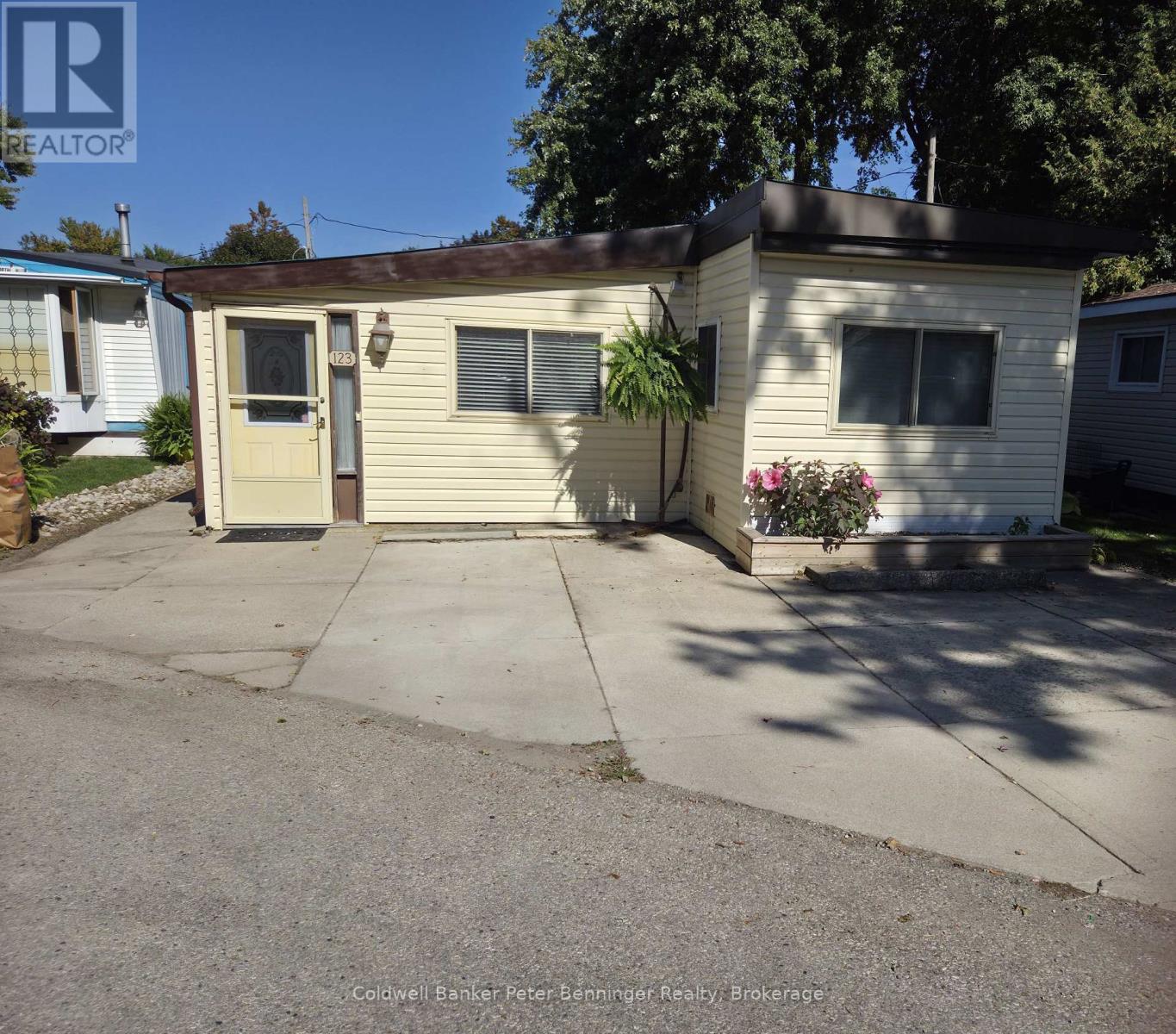 123 Scott St, Woolwich, ON N2J 4G8
